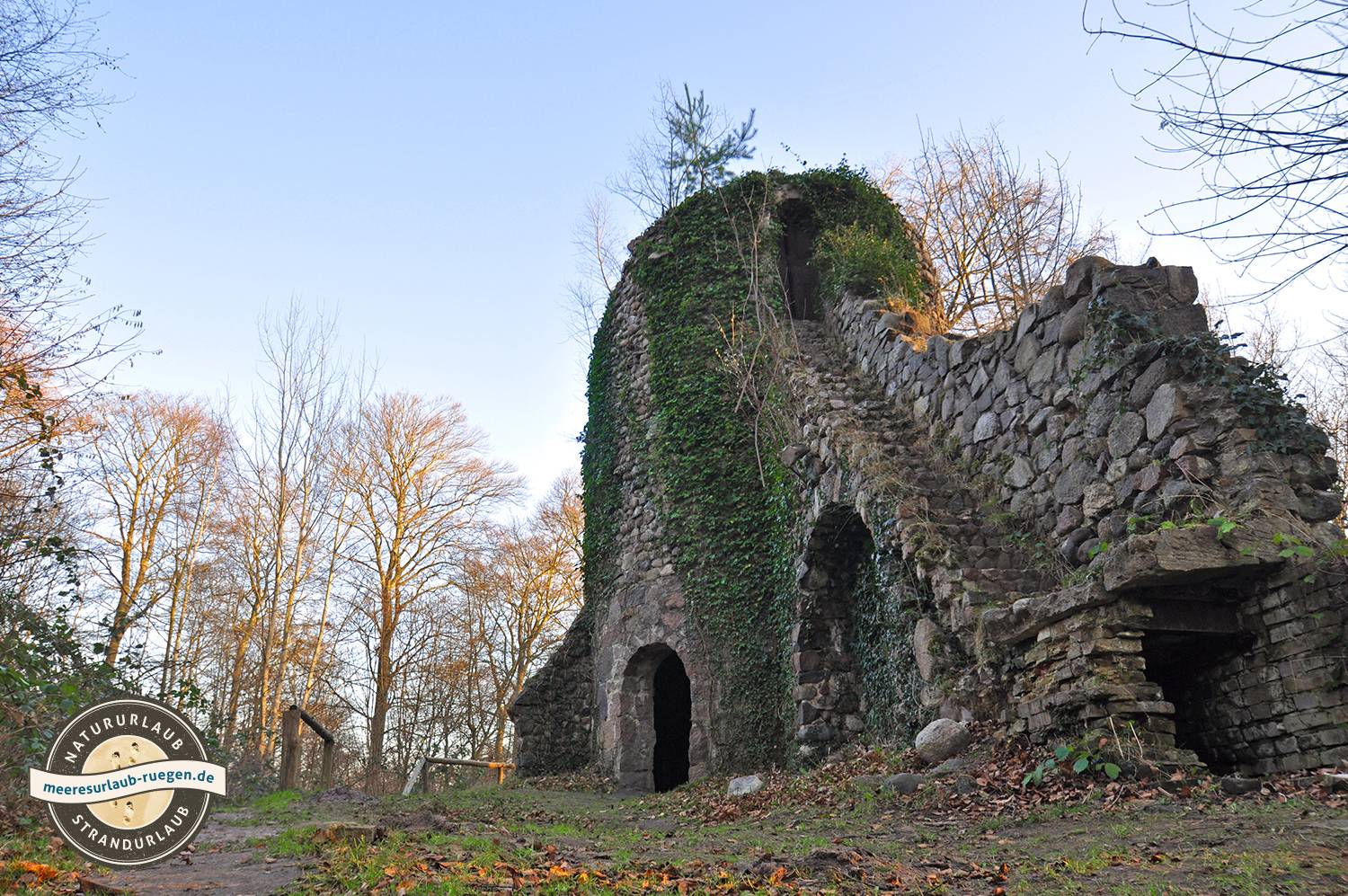 Der Wasserturm im Schlosspark Semper bei Lietzow gehört zu den geheimsten Fotospots
